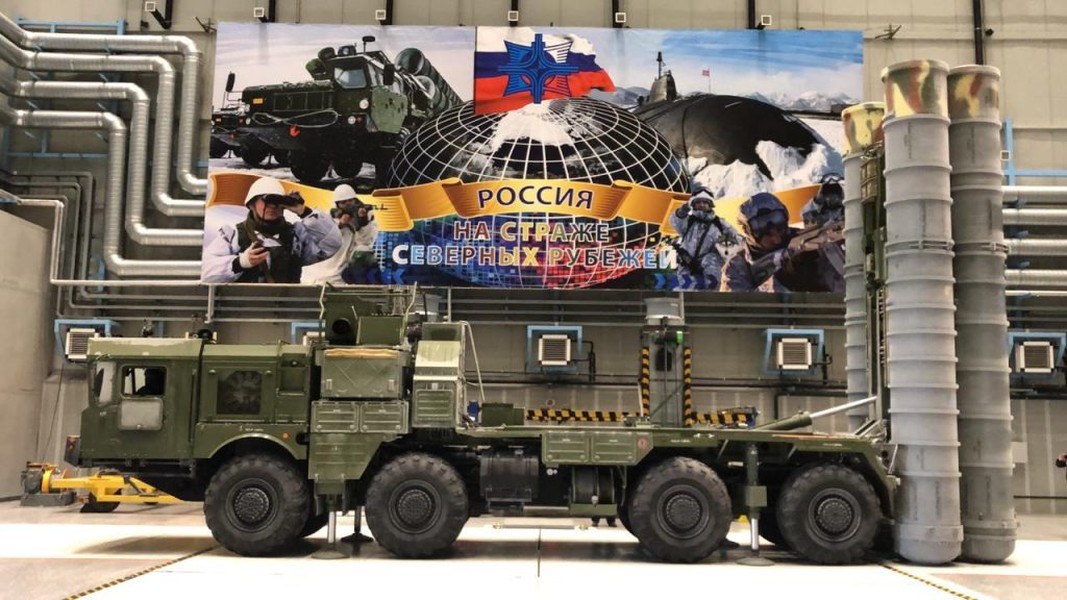 Ông Bosnich cho rằng tổ hợp S-400 cung cấp mức độ bảo vệ tin cậy chưa từng có đối với cơ sở hạ tầng quân sự và dân sự, khi đủ khả năng đẩy lùi cuộc tấn công bằng tên lửa hay máy bay không người lái quy mô lớn vào các thành phố hay mục tiêu chiến lược.