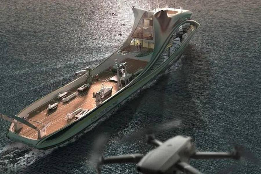 Năm 2022, Hải quân Trung Quốc cũng đã hạ thủy tàu sân bay không người lái công nghệ cao đầu tiên trên thế giới. Tàu Chu Hải Vân có khả năng triển khai hàng chục máy bay không người lái trên không và trên biển.