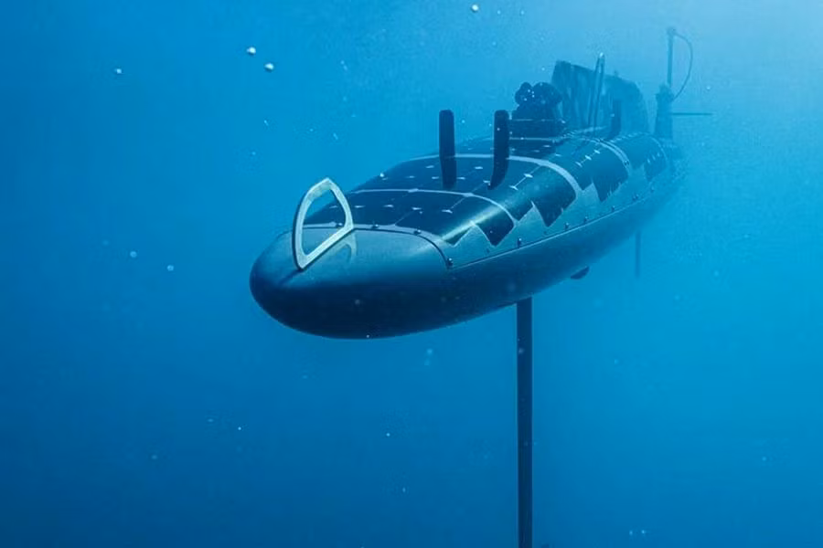 Đây là phương tiện dưới nước và trên mặt nước tự động (AUSV) đầu tiên và duy nhất trên thế giới vì có chế độ đi trên nước hoặc tàu ngầm có thể hoán đổi cho nhau.