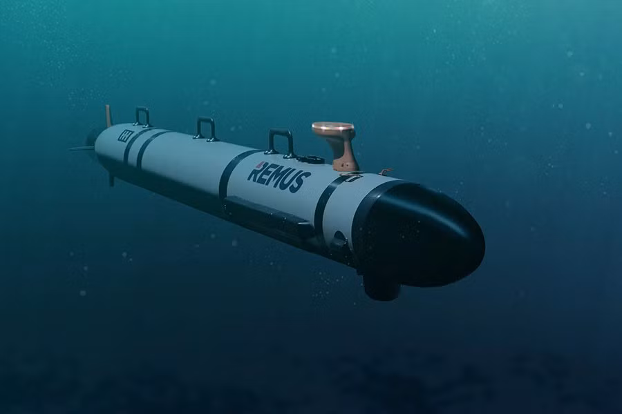 Trong khi đó, Remus 300 là sản phẩm của công ty đóng tàu quân sự Huntington Ingalls Industries làm nhiệm vụ thiết bị không người lái săn mìn.