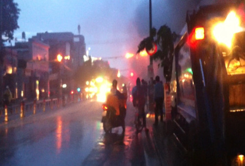 Hình ảnh dây điện cháy nổ dữ dội trên đường Phan Văn Trị, TP HCM. Hình ảnh dây điện cháy nổ dữ dội trên đường Phan Văn Trị, TP HCM.