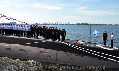 Tàu ngầm Stary Oskol thuộc lớp Kilo Project 636.3 được thiết kế riêng cho Hải quân Nga với trang bị cực kỳ hiện đại. Đây là loại tàu ngầm thuộc loại êm nhất thế giới, đến nỗi phương Tây phải gọi nó là “hố đen dưới đại dương”.