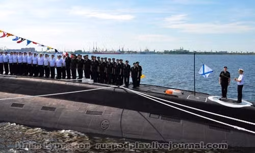 Tàu ngầm Stary Oskol thuộc lớp Kilo Project 636.3 được thiết kế riêng cho Hải quân Nga với trang bị cực kỳ hiện đại. Đây là loại tàu ngầm thuộc loại êm nhất thế giới, đến nỗi phương Tây phải gọi nó là “hố đen dưới đại dương”.