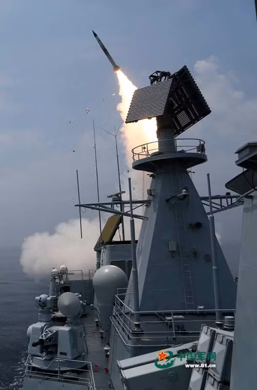 Tàu chiến Trung Quốc khai hỏa tên lửa đối không tầm xa S-300FM/HQ-9.