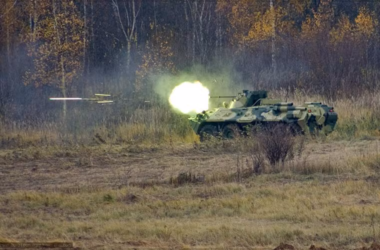 Quân đội Nga đã tạm thời chấp nhận gói nâng cấp thiết giáp BTR-82A “dùng tạm” trong khi chờ xe thiết giáp mới trang bị. Điểm nhấn trên BTR-82A là hỏa lực với tháp pháo BPPU trang bị pháo tự động 30mm 2A72.