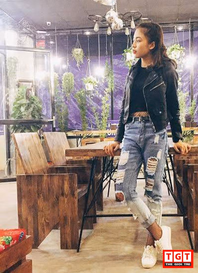 9X Nam Định chia sẻ về việc được đón nhận tình cảm mến mộ của mọi người, cô nàng cho hay: "Mặc dù có đôi chút lo lắng và hồi hộp nhưng mình cảm thấy rất vui và hạnh phúc khi được các bạn quan tâm. Đó sẽ là động lực để mình cố gắng hơn mỗi ngày".