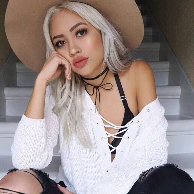 Hiện công việc chính của cô gái gốc Việt này là DJ cho các lễ hội âm nhạc, ngoài ra Amy cũng có niềm đam mê với nghề mẫu hay chụp ảnh lookbook cho các thương hiệu thời trang nước ngoài.