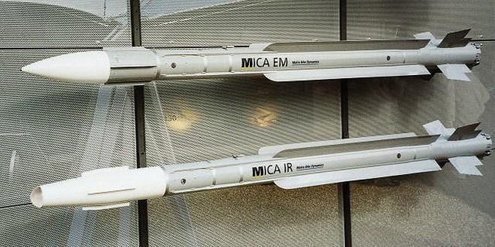 Về vũ khí đáng chú ý là việc cải tiến các loại tên lửa không đối không MICA có tầm bắn từ tầm ngắn đến trung bình; tên lửa MICA sử dụng phương thức bắn và quên, dùng đầu dò hồng ngoại hoặc radar AESA, kết hợp với động cơ đẩy véc tơ, do vậy tên lửa MICA sẽ là loại tên lửa không đối không rất nguy hiểm; đối phương ít có cơ hội lẩn tránh khi tên lửa đã khóa được mục tiêu.