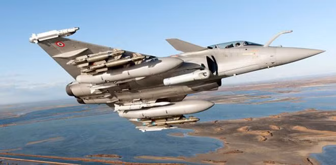 Pháp là một trong số ít quốc gia phương Tây quyết tâm duy trì ngành công nghiệp quốc phòng độc lập và chưa bao giờ có ý định xem xét việc mua F-35. Thay vào đó, Pháp đang tích cực hợp tác với Đức và các đối tác khác để phát triển máy bay tàng hình tương lai Thế hệ thứ sáu, dự kiến đưa vào hoạt động từ năm 2035-2040.