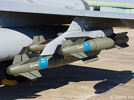 Nhưng nếu một cuộc chiến xảy ra, khi đối phương sử dụng rộng rãi máy bay tàng hình thì liệu Rafael còn cơ hội sống sót khi đối đầu; đây cũng là câu hỏi làm đau đầu giới lãnh đạo quân đội Pháp./.