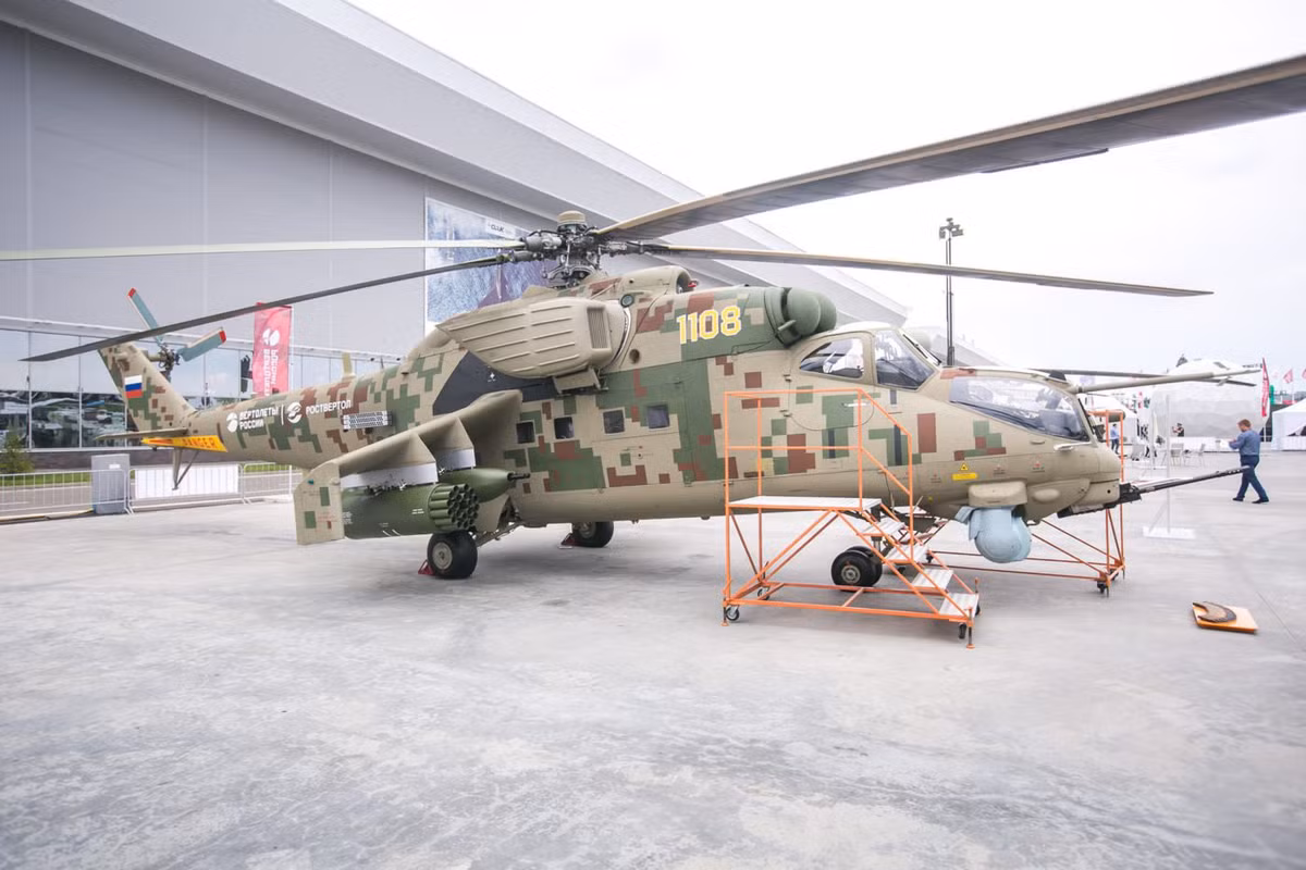 So với Mi-24 đời đầu, Mi-35P được nâng cấp đáng kể về hệ thống điện tử hàng không bao gồm gói hệ thống trinh sát nhìn đêm.
