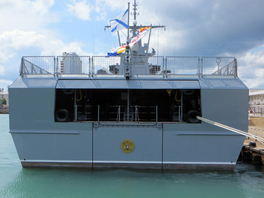 Phía sau của tàu Đề án 22160 khi nhìn từ phía bên ngoài. Nguồn ảnh: Livejournal.