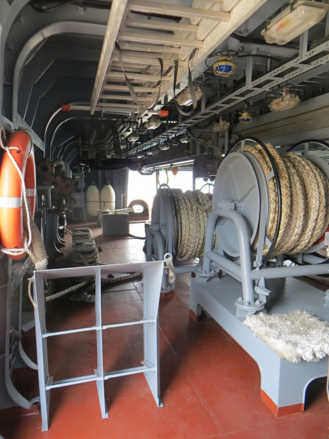 Bên trong tàu có thiết kế khá hiện đại và khoa học. Ảnh: Hệ thống mỏ neo trên tàu. Nguồn ảnh: Livejournal.