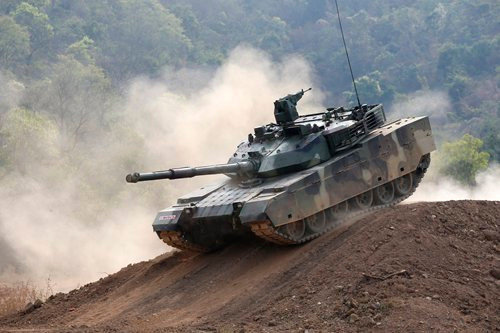 Đúng bằng với số lượng T-84 Oplot-M, quân đội Thái Lan cũng sở hữu 49 chiếc xe tăng chủ lực VT-4 - loại xe tăng do Trung Quốc sản xuất với thiết kế dựa trên Type 90-II. Nguồn ảnh: Pinterest.