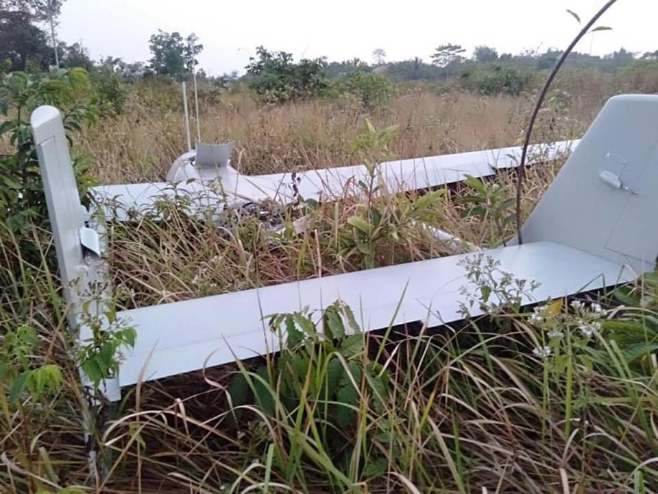 Truyền thông địa phương phỏng đoán, UAV này chắc chắn thuộc sở hữu của nước ngoài vì một cá nhân hoặc công ty nào đó trong lãnh thổ Campuchia khó thể sở hữu được loại máy bay không người lái hiện đại như thế này. Nguồn ảnh: QQ.