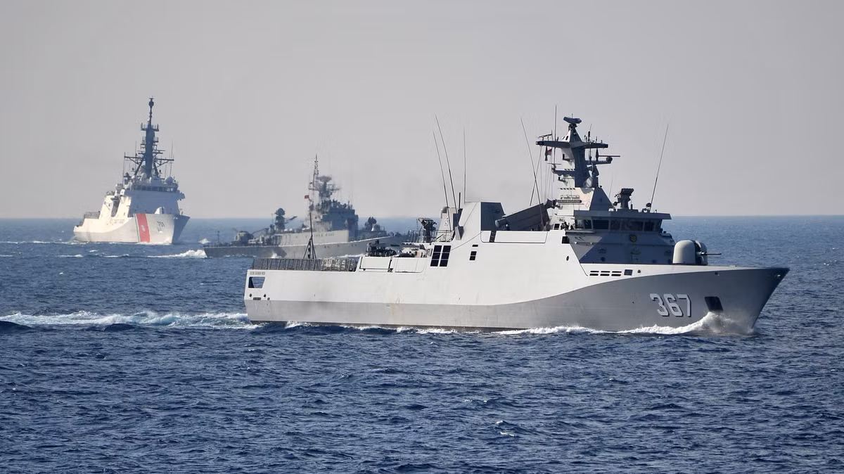 Được ra đời trong những năm đầu tiên của năm 2000, thiết kế của Sigma là cực kỳ hiện đại, nó có biên chế thuỷ thủ đoàn tối thiểu chỉ 20 người - toàn bộ công việc còn lại được hệ thống máy tính trên tàu tự động hoá hoàn toàn. Nguồn ảnh: Pinterest.