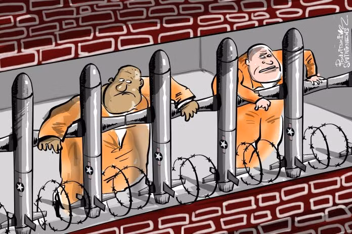 Đôi khi, việc tham gia xưởng sản xuất tên lửa trong nhà tù lại là một cơ hội "đổi đời" với các tù nhân khi mà sau vài năm "công tác gắn bó" (đơn giản là vì họ không còn cơ hội để nhảy việc), tù nhân đó sẽ trở thành một thợ lành nghề và được phép ra tù trước thời hạn. Nguồn ảnh: Pinterest.