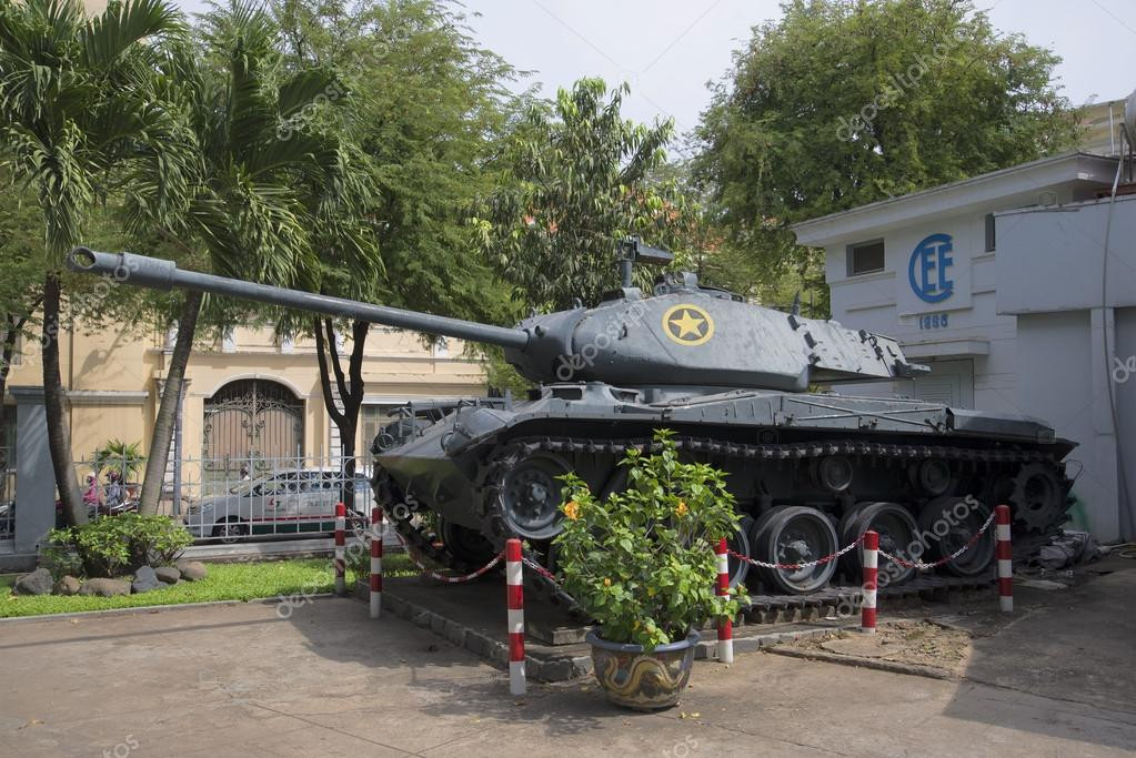 Tới nay, Quân đội Việt Nam vẫn còn niêm cất một số lượng lớn xe tăng Walker Bulldog của Mỹ trong kho dự phòng. Ngoài ra còn có một số không ít loại xe tăng này được trưng bày làm hiện vật trong các viện bảo tàng. Nguồn ảnh: Thevietnamwar.