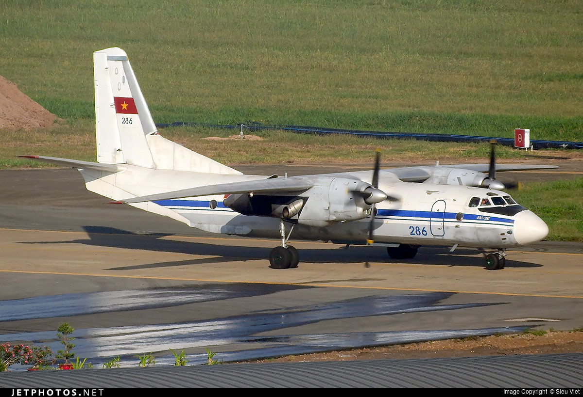 Với lực lượng vận tải, trong biên chế của Không quân Việt Nam hiện tại đông nhất là các máy bay vận tải An-26 với số lượng lên tới 30 chiếc. Nguồn ảnh: Airliners.
