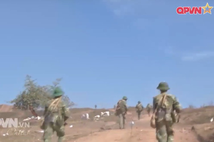 Đây cũng chính là lý do dù ở trong thời bình, quân đội ta vẫn tập trận hiệp đồng binh chủng quy mô lớn hàng năm - dù rằng mỗi cuộc tập trận tiêu tốn chi phí không hề nhỏ. Nguồn ảnh: QPVN.