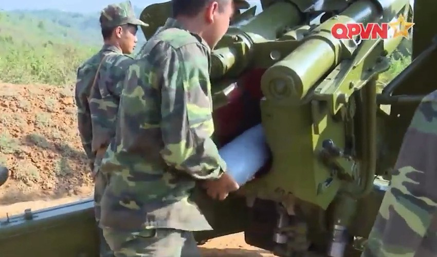 Trước khi trận đánh bắt đầu, các loại pháo hạng nặng sẽ phải được đưa vào trận địa một cách bí mật. Nguồn ảnh: QPVN.