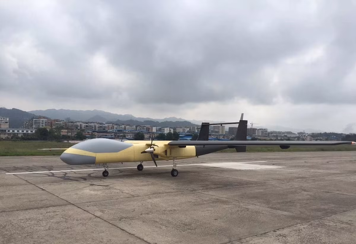 Ngoài ra, tầm bay cao tối đa của TB-001 cũng được cải thiện, lên tới tối đa 9,5 km và máy bay có khả năng đật tốc độ lên tới 300 km/h khi mang đầy tải. Nguồn ảnh: Livejournal.