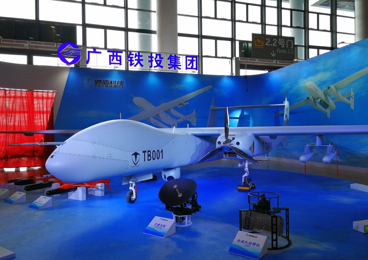 TB-001 Bọ Cạp có kích thước khá lớn, rộng tới 20 mét, dài 10 mét và cao 3,3 mét. Máy bay có khả năng cất cánh với trọng tải tối đa lên tới 3,2 tấn. Nguồn ảnh: Livejournal.