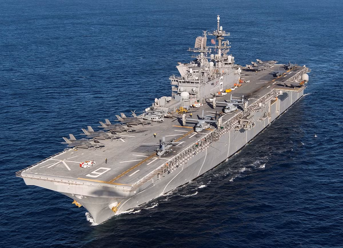 USS America thuộc biên chế của Hạm đội 7 Thái Bình Dương, được cử tới khu vực châu Á Thái Bình Dương từ hồi cuối năm 2019 và tới nay vẫn tích cực hoạt động trong vùng biển này. Nguồn ảnh: QQ.