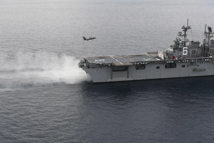 Tuy nhiên, có vẻ phía Mỹ vẫn muốn khẳng định quyền tự do lưu thông và cả quyên tự do... tập trận ở khu vực này bất chấp các cảnh báo về việc gia tăng căng thẳng Mỹ - Trung trên biển. Nguồn ảnh: QQ.