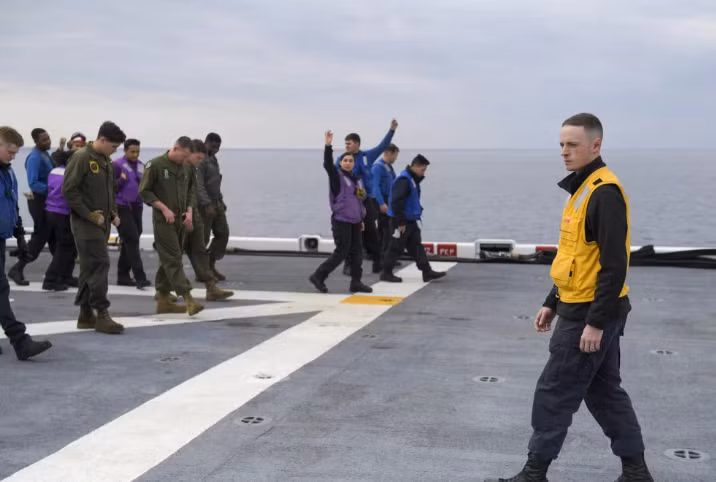 Trên lý thuyết, tàu USS America có khả năng mang theo tối đa tới 20 chiến đấu cơ F-35B - lượng máy bay đủ để tạo nên sự khác biệt trong các cuộc xung đột trên biển. Nguồn ảnh: QQ.