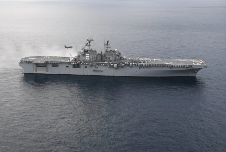 Phía Trung Quốc khẳng định, việc Mỹ đưa tàu đổ bộ tấn công ra vùng biển sát lãnh hải Trung Quốc để huấn luyện sẽ khiến căng thẳng giữa hai quốc gia gia tăng một cách không cần thiết. Nguồn ảnh: QQ.