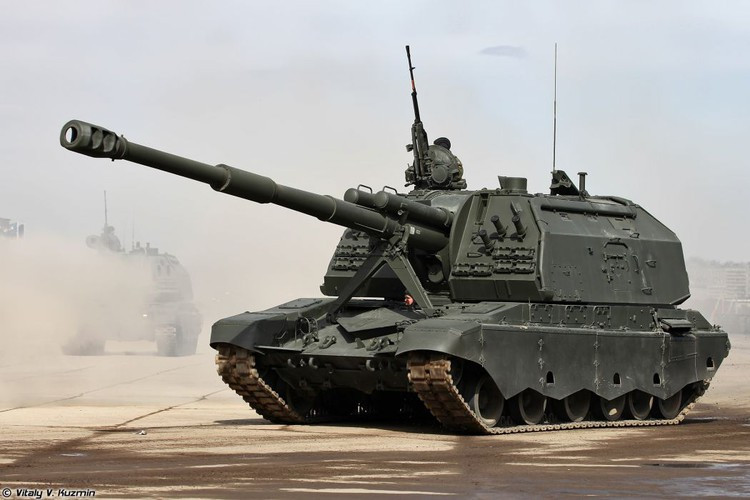 Mỗi phiên bản trang bị hệ thống điều khiển hỏa lực khác nhau một chút, thế hệ sau hiện đại hơn trước.