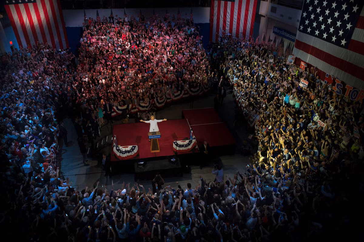 Đại diện của Đảng Dân chủ Hillary Clinton dù rất nỗ lực và được truyền thông ủng hộ nhưng vẫn không thể giành được mục tiêu đề ra. Nguồn ảnh: NYtimes.