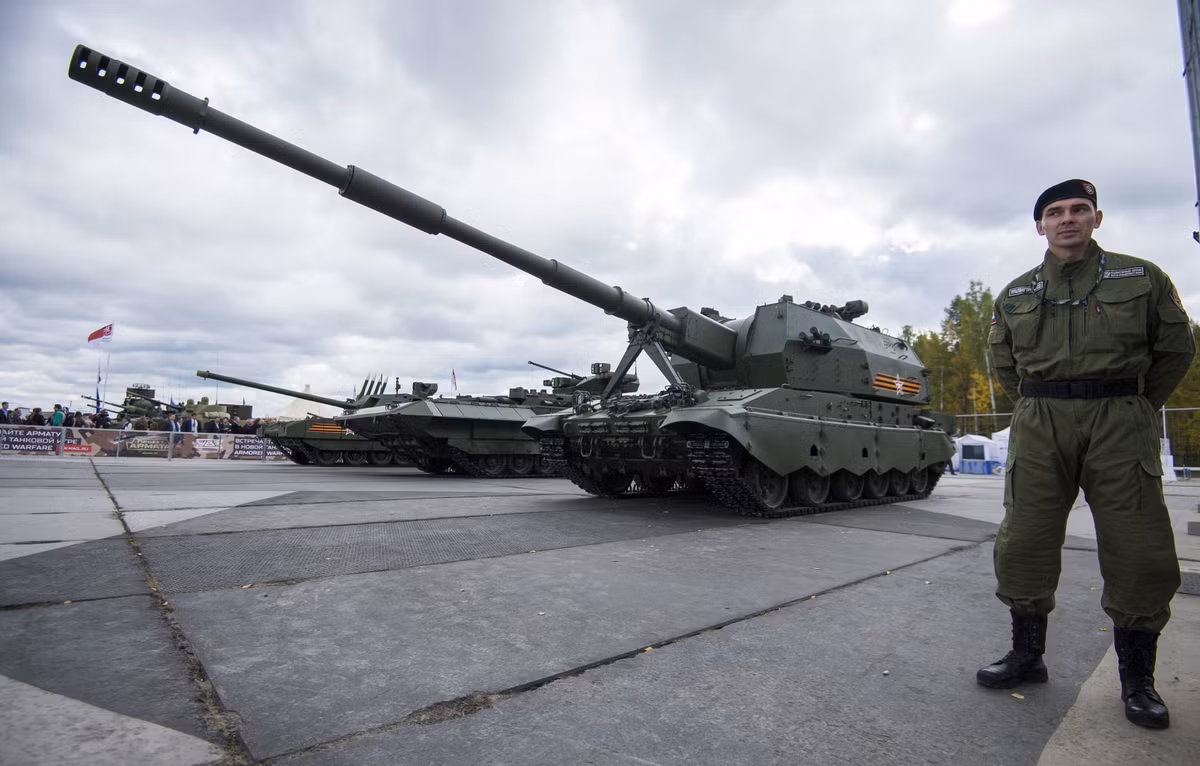 Hiện tại, Nga vẫn tiếp bước Liên Xô tập trung vào việc phát triển hoả lực pháo binh, coi đây là một trong những thứ vũ khí chủ lực trong học thuyết chiến tranh của mình. Nguồn ảnh: Pinterest.