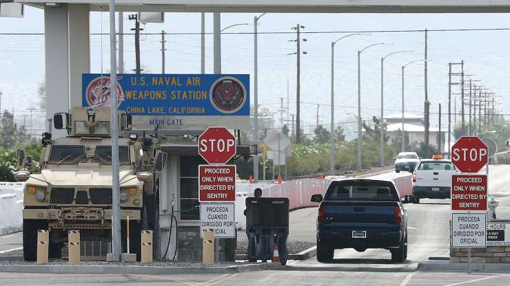 Trạm vũ khí China Lake thuộc Không quân Hải quân Mỹ, có diện tích 651.739 mẫu.
