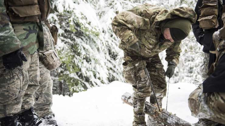Bãi huấn luyện Cusick của Không quân Mỹ có diện tích 494.250 mẫu, nằm ở bang Washington.