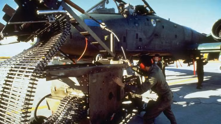 Bãi huấn luyện Yukon của Lục quân Mỹ ở Alaska, có diện tích 864.769 mẫu.