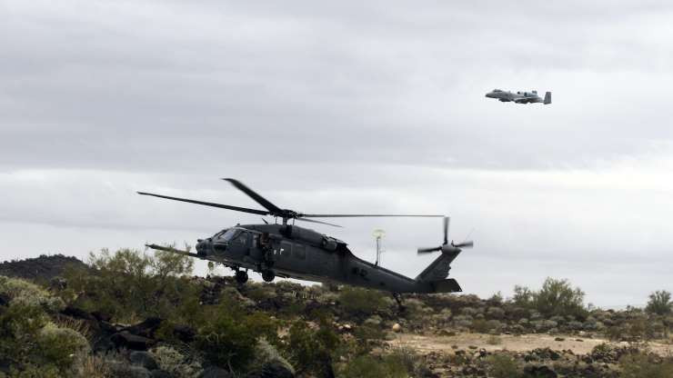 Thao trường Barry M. Goldwater, có diện tích 692.800 mẫu, nằm ở bang Arizona.