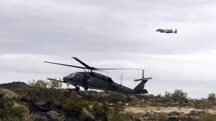 Thao trường Barry M. Goldwater, có diện tích 692.800 mẫu, nằm ở bang Arizona.