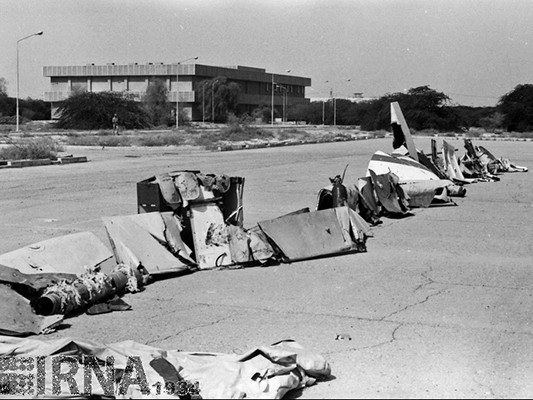 Thủ phạm của vụ việc được cho là tổ hợp tên lửa phòng không đất đối không được phóng đi từ tàu USS Vincennes của Hải quân Mỹ. Toàn bộ 290 hành khách trên máy bay thiệt mạng. Nguồn ảnh: BI.