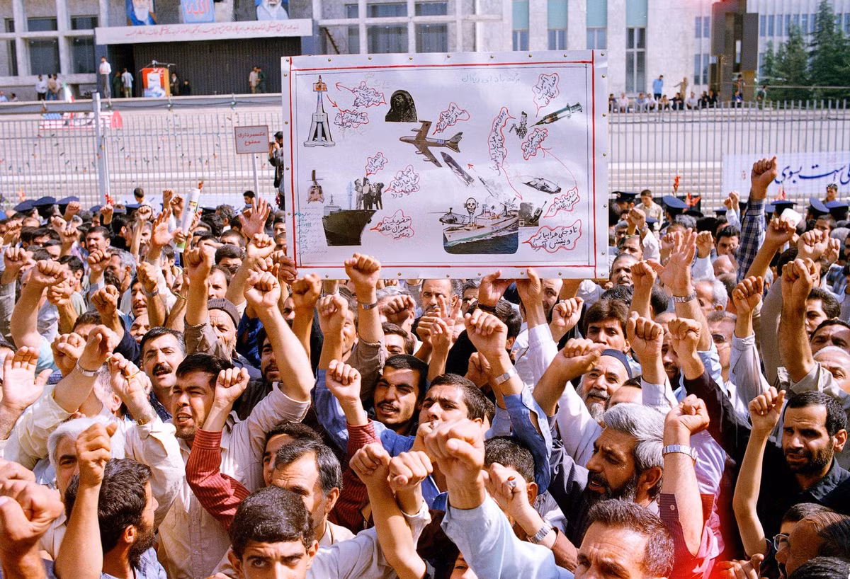 Tháng 7/1988, chuyến bay thương mại số hiệu 665 của hãng hàng không Iran cũng bị bắn hạ khi đang bay qua Vịnh Ba Tư. Nguồn ảnh: BI.