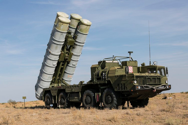 Nếu ký hợp đồng đặt mua tên lửa S-400, Saudi Arabia sẽ bị Mỹ trừng phạt theo Đạo luật CAATSA, điều này khiến cho Riyadh không thể coi thường bởi họ phụ thuộc quá nhiều vào Mỹ