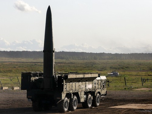 Tới tận năm 2019 vừa rồi - nghĩa là 5 năm sau khi tên lửa Iskander-M lộ diện, Mỹ mới thẳng thừng xé bỏ hiệp ước hạn chế tên lửa tầm trung với Nga với lý do Nga sở hữu nhiều loại tên lửa vi phạm hiệp ước này trong đó có Iskander-M. Nguồn ảnh: Livejournal.