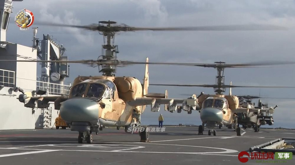 Khi quá trình bàn giao chuẩn bị đi đến hồi kết thì vấn đề Ukraine lại trở nên căng thẳng khiến NATO và Mỹ gây áp lực lên Pháp, buộc Pháp phải huỷ hợp đồng chuyển giao cả hai tàu đổ bộ này cho Nga, bất chấp việc phải chịu phạt vì huỷ hợp đồng. Nguồn ảnh: Sina.