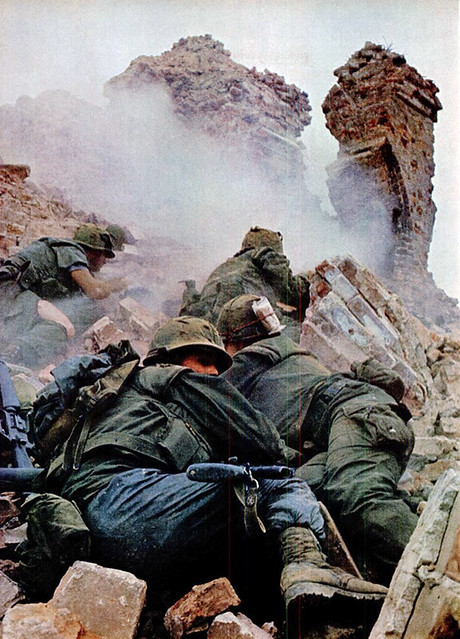 Với quyết tâm cao, phía quân giải phóng đã loại khỏi cuộc chiến hàng vạn lính Mỹ, trong số này bao gồm những người bị thương, thiệt mạng, bị bắt hoặc đào ngũ, phá huỷ hàng trăm máy bay, 41 tàu chiến và cano cùng khoảng 500 xe quân sự các loại. Nguồn ảnh: Pinterest.