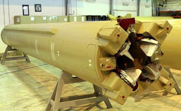 Với tầm bắn 800 km, Iran hiện đang sở hữu tên lửa Qiam-1. Đây là loại tên lửa vừa mới chỉ được Iran sản xuất từ năm 2010 tới nay, có độ chính xác lệch tâm ở khoảng cách tối đa là 500 mét. Nguồn ảnh: QQ.