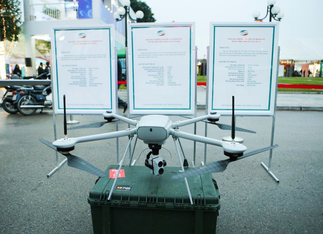 Kế đến là máy bay không người lái bốn cánh quạt VUA-QL1. Đây là loại máy bay được ra đời chủ yếu để phục vụ cho mục đích dân sự. Nguồn ảnh: Flickr.