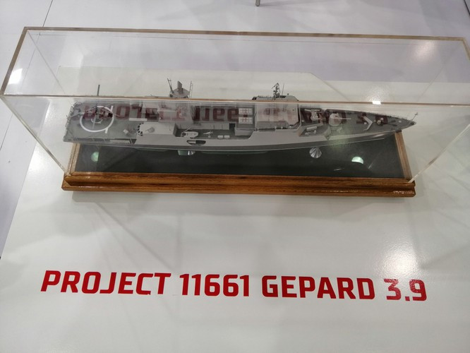 Phía sau tàu đã được bổ sung nhà chứa trực thăng kín và trên đó có một tháp radar mới, lắp radar trinh sát nhìn vòng kiểu Fregat-MAE hoặc bản nâng cấp của Pozitiv-ME.