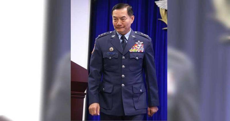 Trên trực thăng có tướng Thẩm Nhất Minh, chỉ huy lực lượng vũ trang Đài Loan cùng nhiều quan chức khác đang đi thăm binh sĩ tại tỉnh Nghi Lan. Nguồn ảnh: QQ.