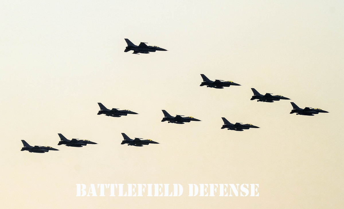 Các chiến đấu cơ phản lực F-16 của Không quân Hoàng gia Thái Lan. Nguồn ảnh: Defense.